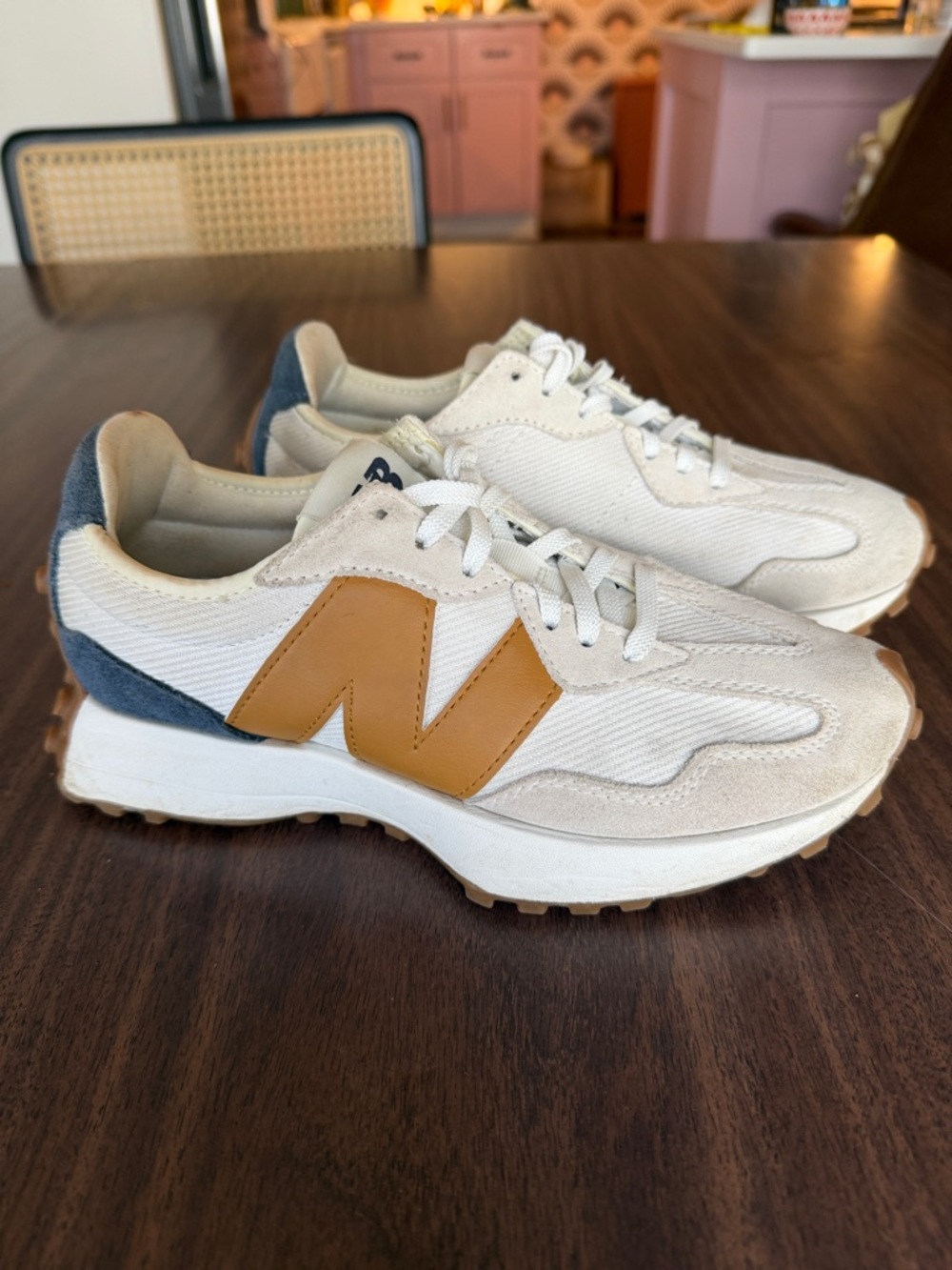 New Balance 327 Women’s size 7